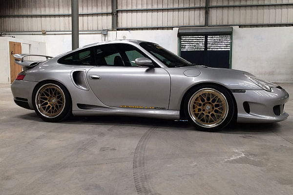 Фото дисков HRE 300 Глянцевое темное золото на Porsche 911 V
