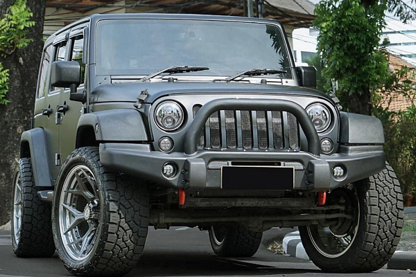 Фото дисков 4PLAY 4PF6 Глянцевый тонированный лак на Jeep Wrangler III (JK)