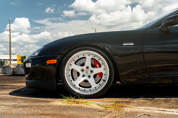 Фото дисков Strasse Wheels S5 Track Глянцевый лак на Toyota Supra A80