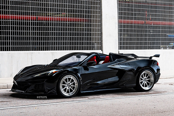 Фото дисков AL13 R10 Глянцевый лак на Chevrolet Corvette C8