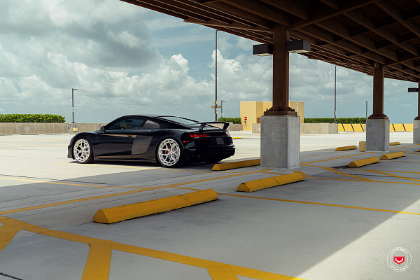 Фото дисков Vossen LC3-01T Глянцевый лак на Audi R8 (4S)