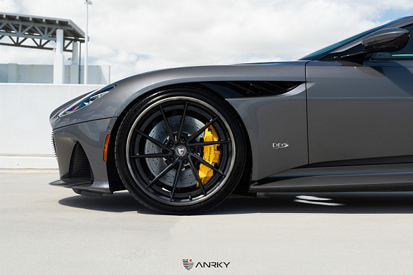Фото дисков Anrky AN33 Черный сатин на Aston Martin DBS 3
