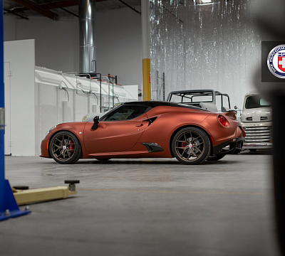 Фото дисков HRE R101 на Alfa Romeo 4c