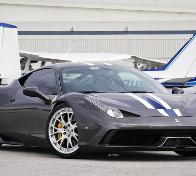 Фото дисков Strasse Wheels SM7R Deep Concave Duoblock на Ferrari 458