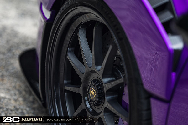Фото дисков BC Forged TD01 Черный глянец на Lamborghini Huracan