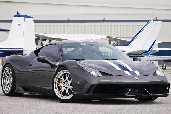 Фото дисков Strasse Wheels SM7R Deep Concave Duoblock Глянцевый лак на Ferrari 458
