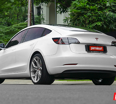 Фото дисков Vossen EVO-3R на Tesla Model 3