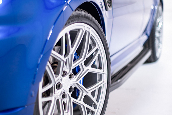 Фото дисков Vossen UV-1 Серебро на Land Rover Range Rover Sport II