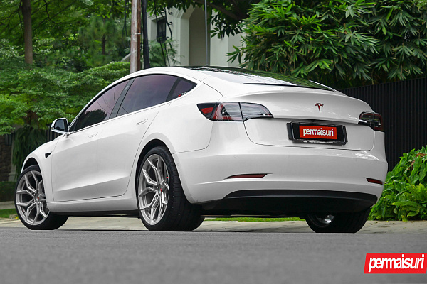 Фото дисков Vossen EVO-3R Глянцевый тонированный лак на Tesla Model 3