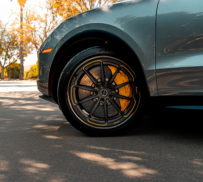 Фото дисков Brixton Forged R11-RS на Porsche Cayenne III