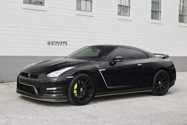 Фото дисков Strasse Wheels SV1 Deep Concave Monoblock Черный сатин на Nissan GT-R