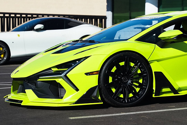 Фото дисков Brixton Forged NC04-R Черный сатин на Lamborghini Revuelto
