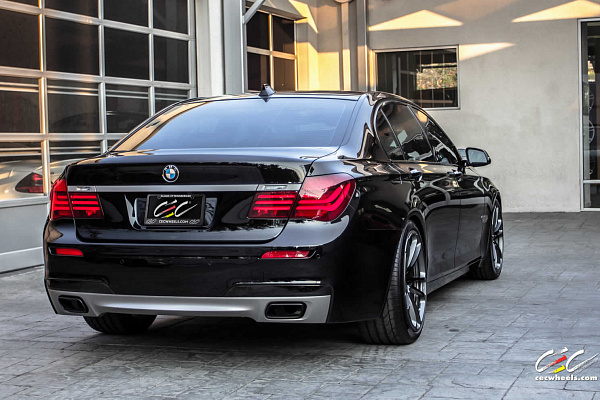Фото дисков CEC C882 Черный глянец на BMW 7 (F01/F02/F04)