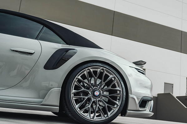 Фото дисков HRE P200 Глянцевый темный лак на Porsche 911 VIII