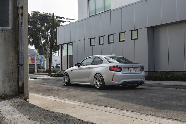 Фото дисков Rotiform TUF-R Сатиновый графит на BMW 2/M2 (F22/F87)
