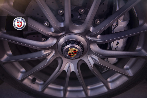 Фото дисков HRE P103 Сатиновый темный лак на Porsche 918 Spyder