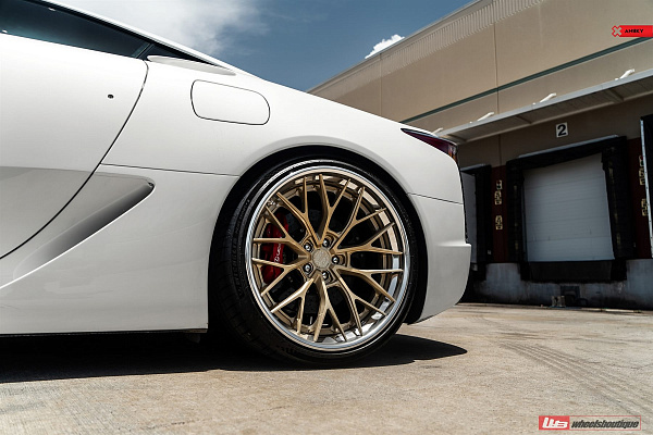 Фото дисков Anrky AN30 Сатиновое золото на Lexus LFA