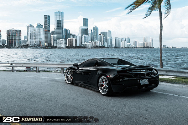 Фото дисков BC Forged KL01 Глянцевый лак на McLaren 12C