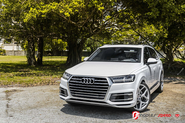 Фото дисков Vossen CG-205 Серебро на Audi Q7 (4M)