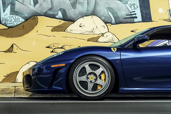 Фото дисков Rotiform ROC-H Матовый графит на Ferrari F430