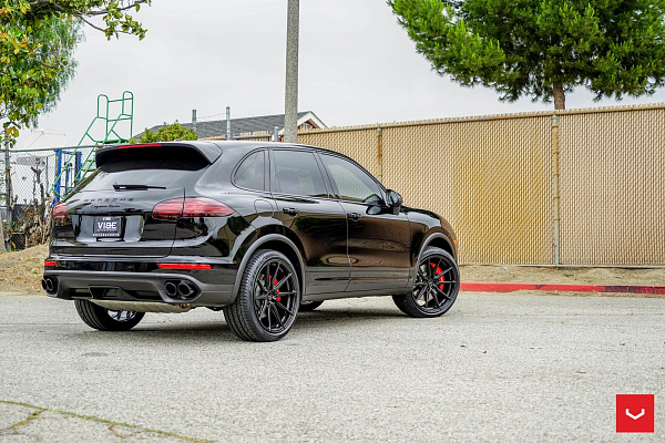 Фото дисков Vossen HF-3 Черный глянец на Porsche Cayenne II