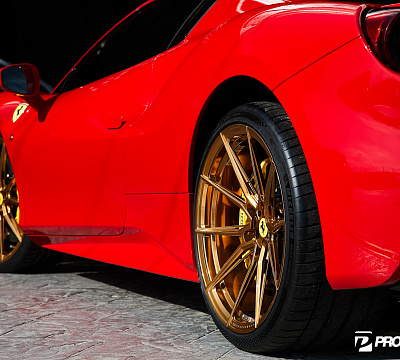 Фото дисков Vossen EVO-2R на Ferrari 488