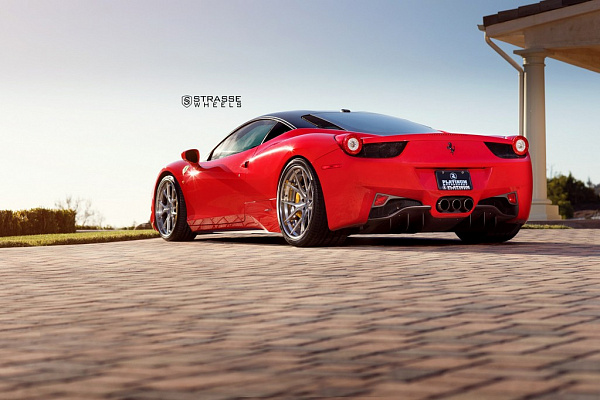 Фото дисков Strasse Wheels SM5R Deep Concave FS Глянцевый лак на Ferrari 458