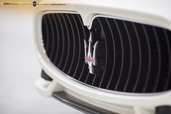 Фото дисков ADV.1 ADV5.0 M.V2 SL Глянцевый темный лак на Maserati GranTurismo I
