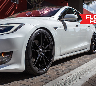 Фото дисков HRE FF04 на Tesla Model S