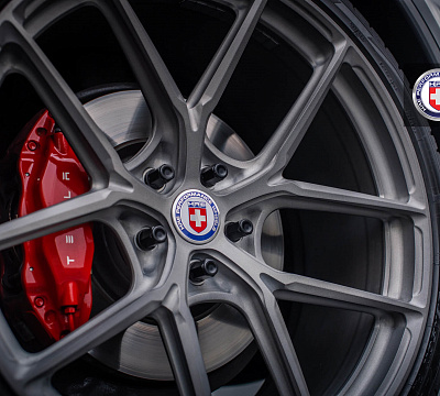 Фото дисков HRE P101SC на Tesla Model X