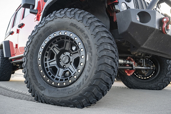 Фото дисков Black Rhino RENO Черный сатин на Jeep Wrangler III (JK)