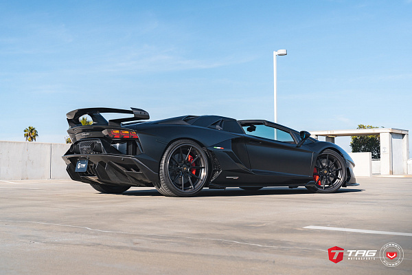 Фото дисков Vossen EVO-2R (3-Piece) Черный сатин на Lamborghini Aventador