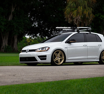Фото дисков HRE P107 на Volkswagen Golf VII