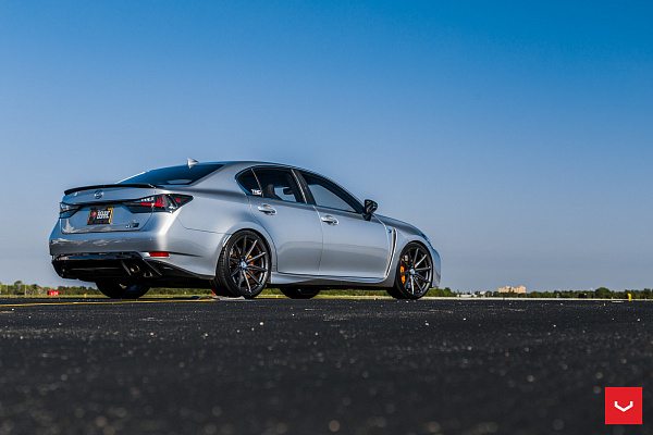 Фото дисков Vossen VFS-10 Глянцевый графит на Lexus GS IV