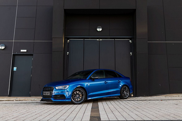 Фото дисков Bola FLR Глянцевый графит на Audi A/S/RS 3 (8V)