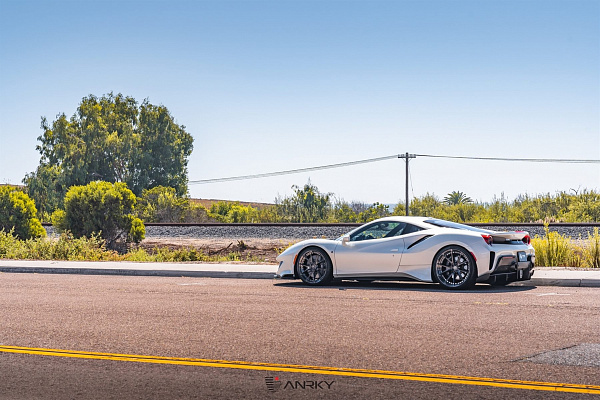 Фото дисков Anrky AN22 Глянцевый тонированный лак на Ferrari 812