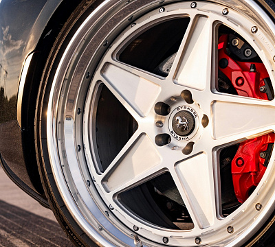 Фото дисков Strasse Wheels F5 Track на Ferrari SF90