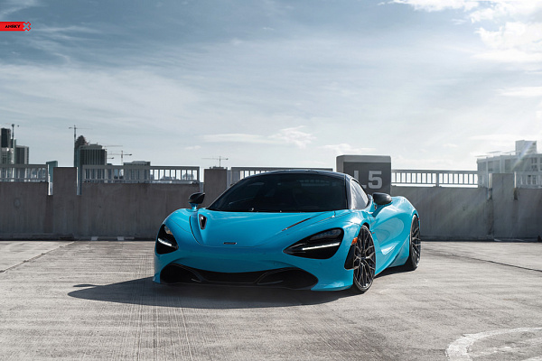 Фото дисков Anrky AN20 Глянцевый темный лак на McLaren 720S