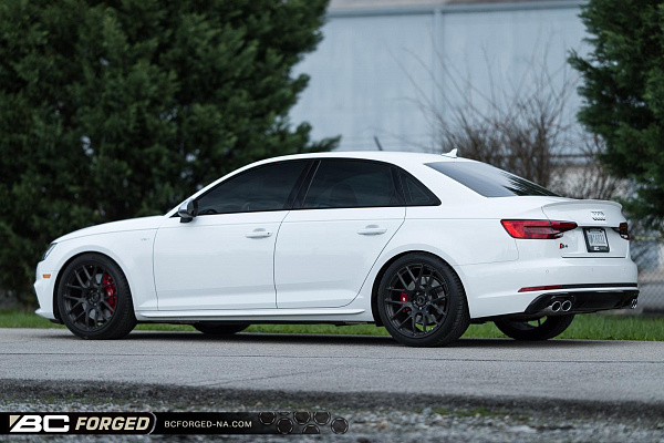 Фото дисков BC Forged RS40 Глянцевый темный лак на Audi A/S/RS 4 (B9)