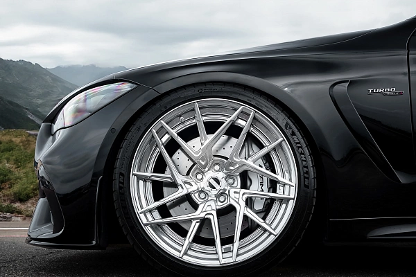Фото дисков Radi8 R803 2-Piece Полированный лак на Mercedes-Benz CLE