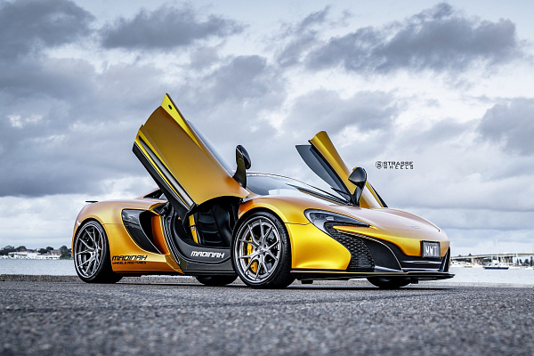 Фото дисков Strasse Wheels SM5R Deep Concave FS Сатиновый тонированный лак на McLaren 650S