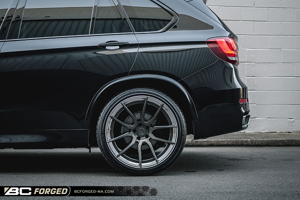 Фото дисков BC Forged HCA162 Глянцевый графит на BMW X5/X5 M (F15/F85)