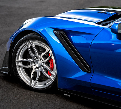 Фото дисков Strasse Wheels SV4 Deep Concave Duoblock на Chevrolet Corvette C7