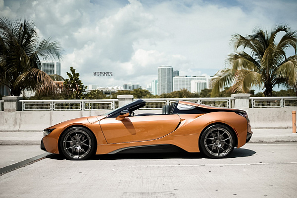 Фото дисков Strasse Wheels SM5R Deep Concave Monoblock Сатиновый темный лак на BMW i8
