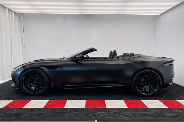 Фото дисков Brixton Forged TR09 Черный глянец на Aston Martin DBS 3