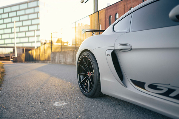 Фото дисков Brixton Forged R11-R Черный сатин на Porsche Cayman II