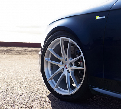 Фото дисков HRE P104 на Audi A/S/RS 4 (B8)