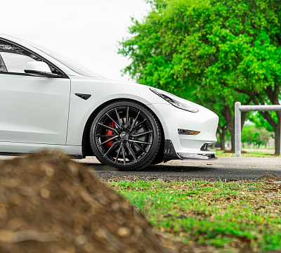 Фото дисков Vossen HF-4T на Tesla Model 3