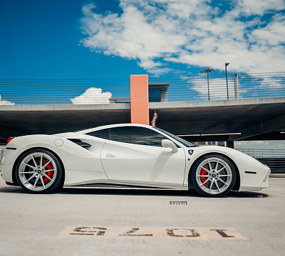 Фото дисков Strasse Wheels SV10 Deep Concave Duoblock на Ferrari 488