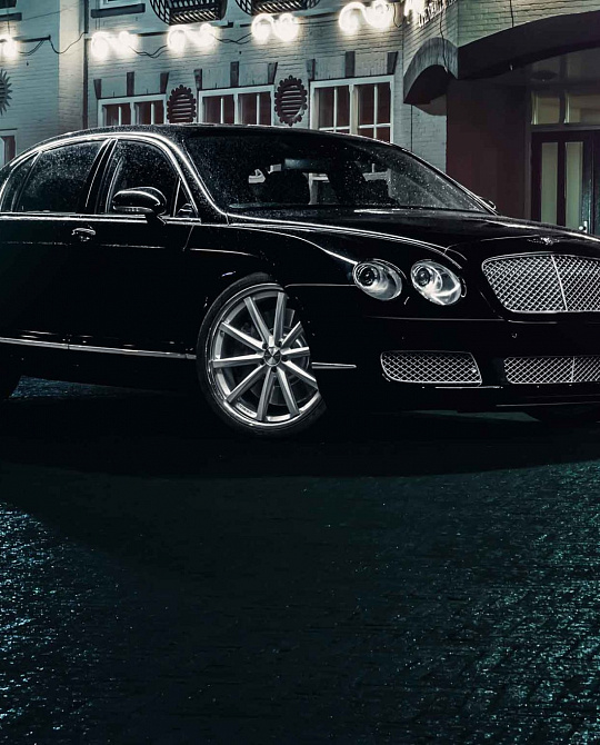 Фото дисков CV1 Серебро на Bentley Flying Spur II